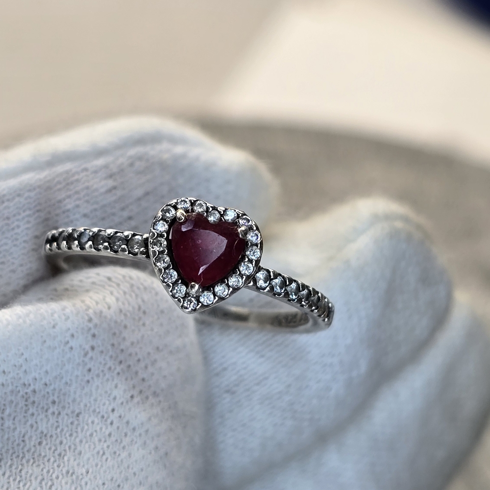 Pandora Sterling Silver Ring – Heart Red Stone & CZ Halo.